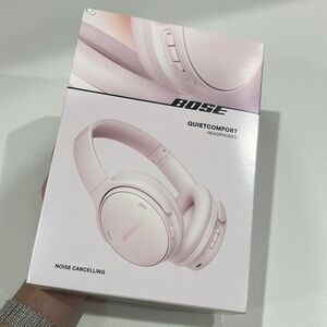 Bose QuietComfort Headphones Petal Pink new in box
